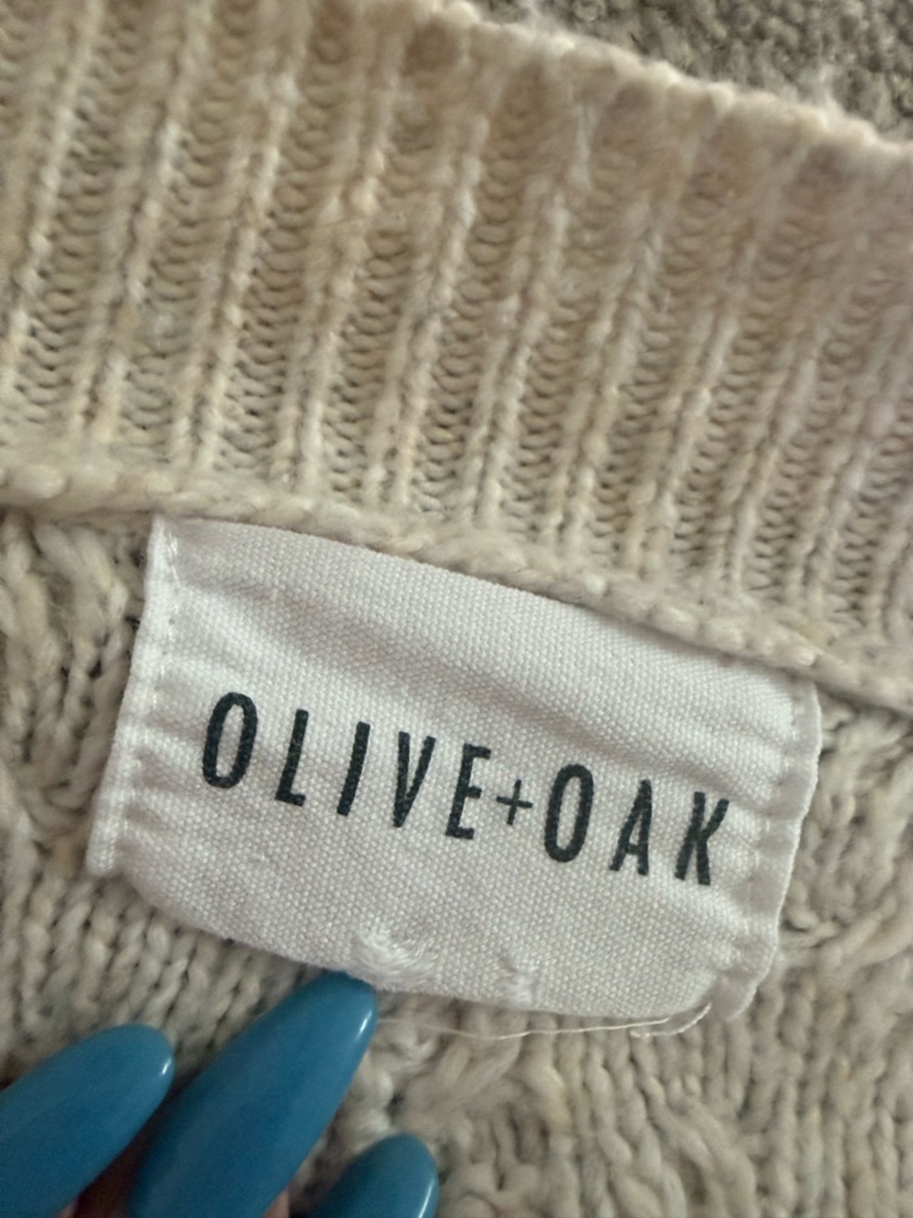 Olive & Oak Neutral Beige Cable Knit V-Neck Cardigan - Picture 2 of 3